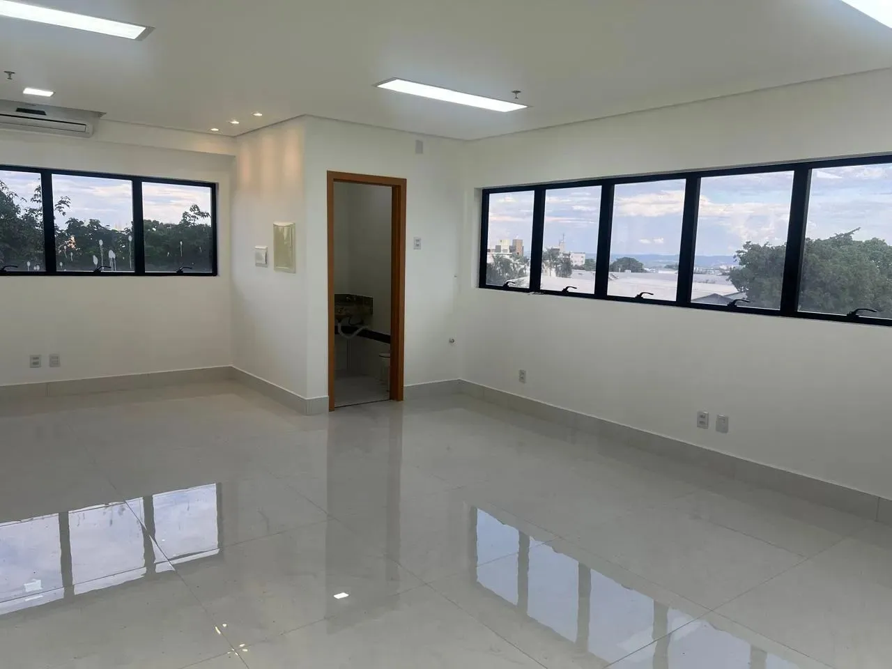 Aluga-se Salas Comerciais Ed. B&B Business -  Vila Brasília - Aparecida de Goiânia - GO