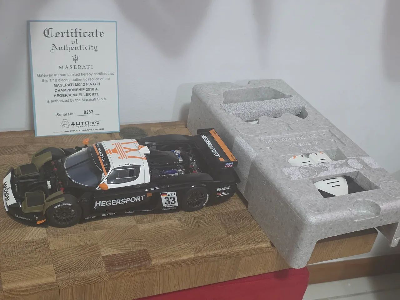 Miniatura 1:18 autoart signature maserati mc12 fia gt1 2010