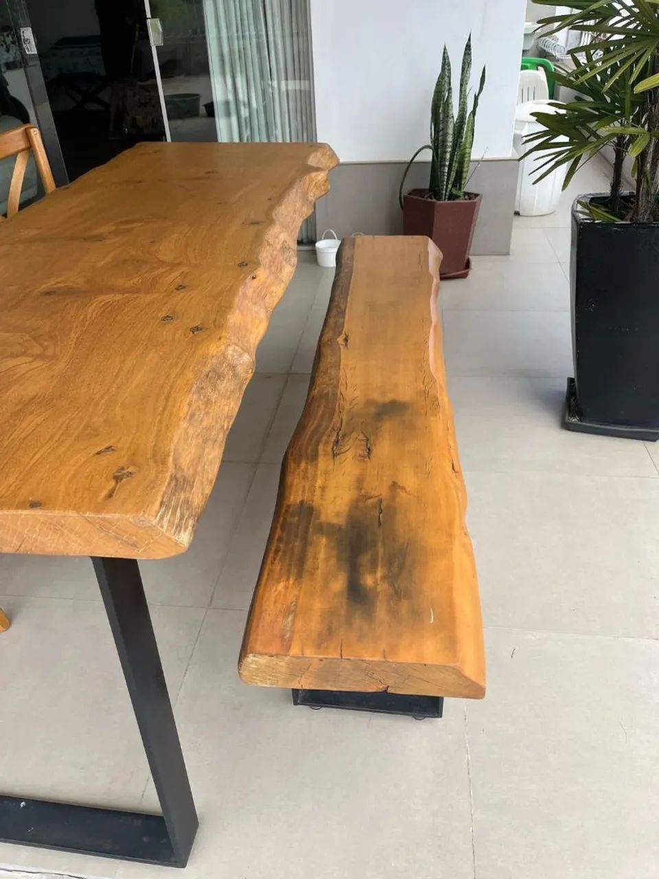Jogo de mesa de madeira maciça,com banco e três cadeiras  Paris , - Foto 2