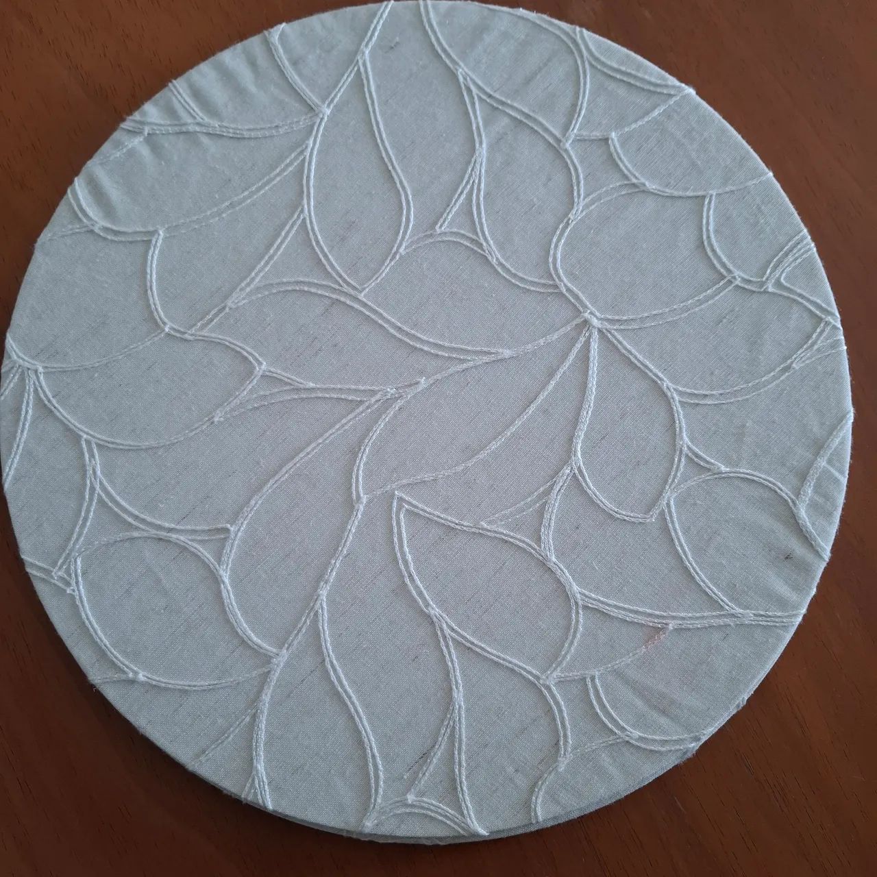 2 Sousplat Bordados com Design Floral - Foto 2