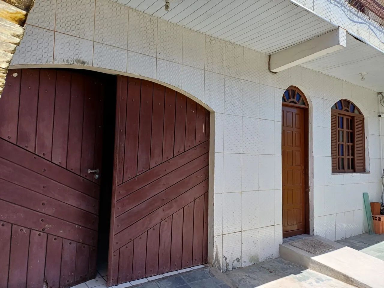 Solid wood garage gate64985874491010120