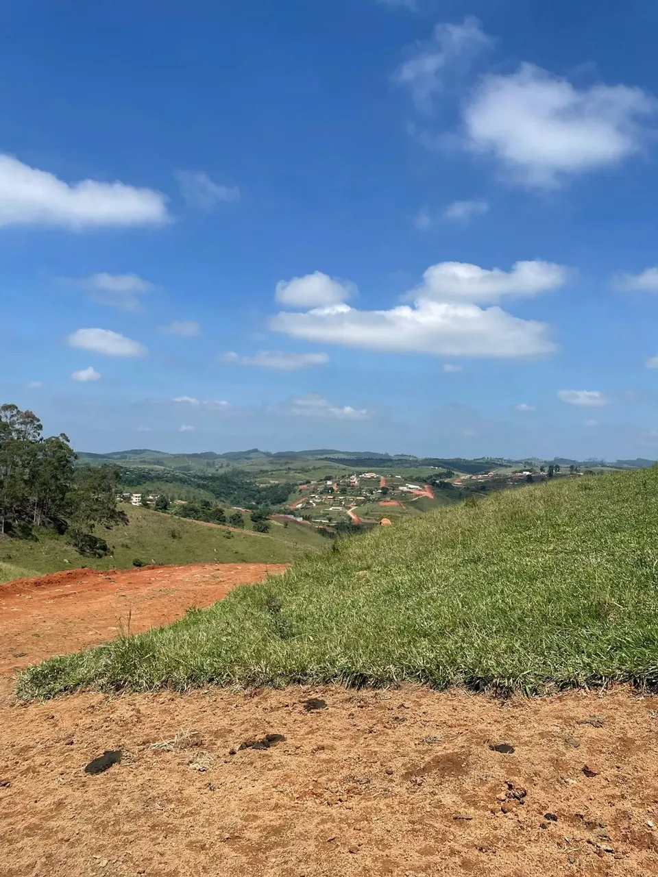 Propriedade de 600 m² à venda no bairro Recanto das Águas, Igaratá - SP.