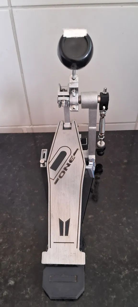 Pedal de bumbo D-One dp1000