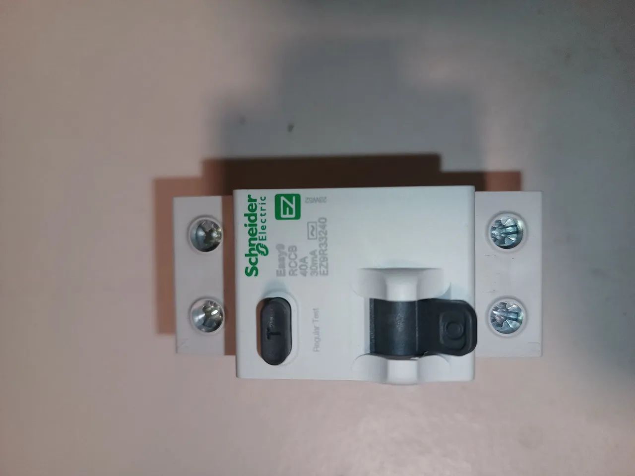 Disjuntor diferencial residual Schneider Electric - Foto 2