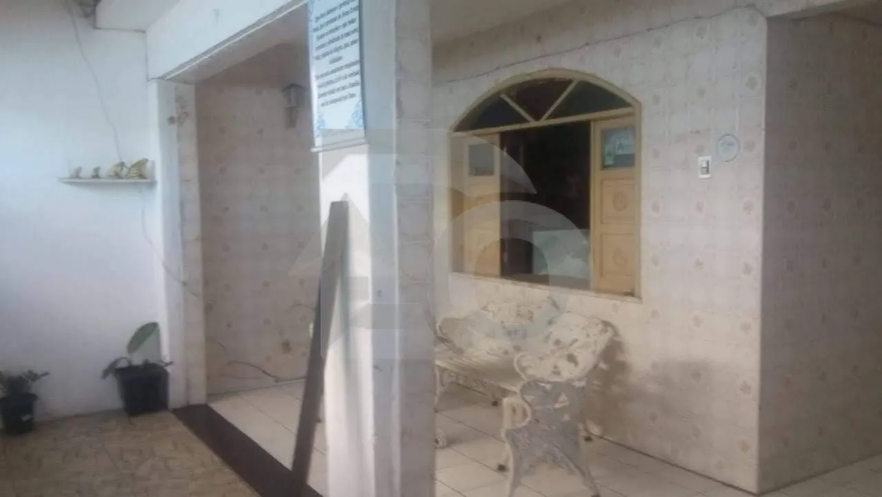 Casa com 4 Quartos no Bairro Industrial  Duas Garagens e Suíte Privativa