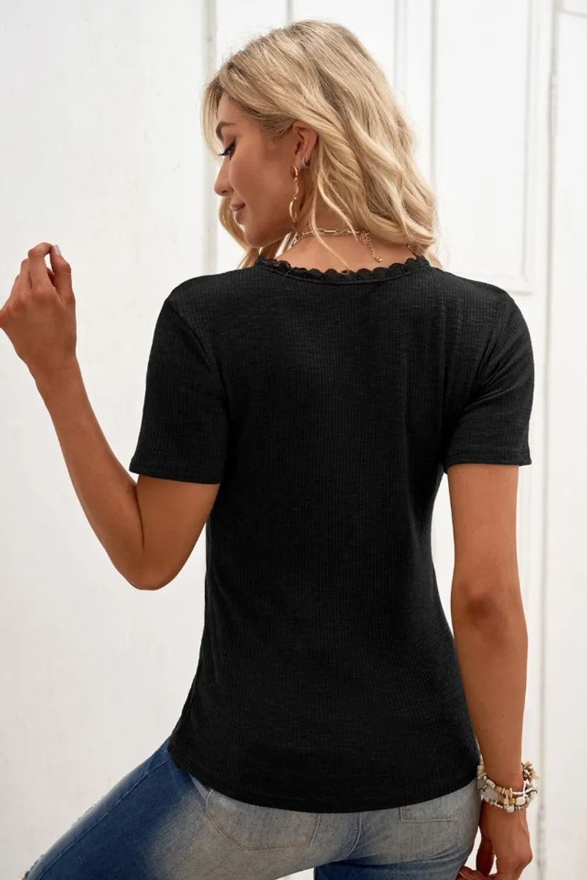 Blusa preta com detalhes botões NOVA - Foto 4