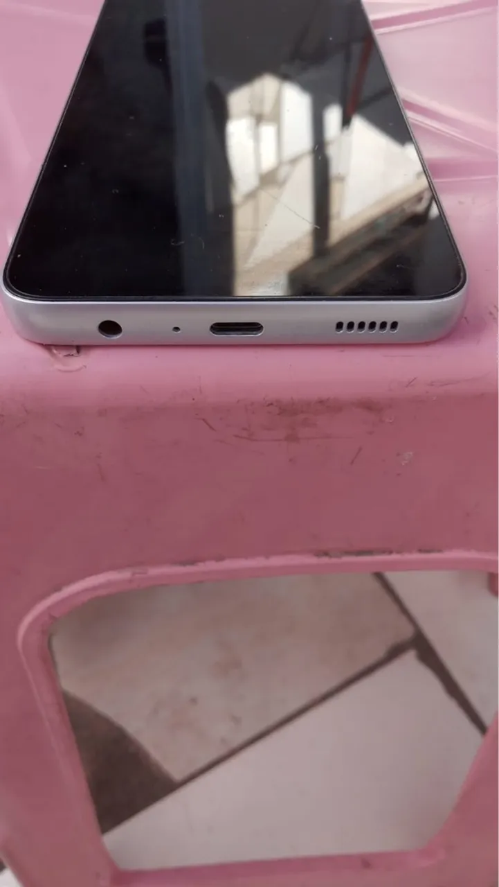 Celular semi novo Samsung