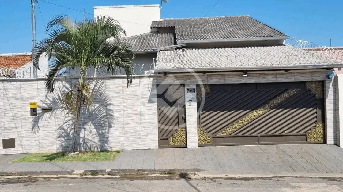 REF: Office1049 Casa no Residencial Flamingo, sendo 3 quartos 3 suítes, Goiânia-GO codigo: