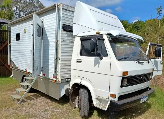 Camião Motorhome 