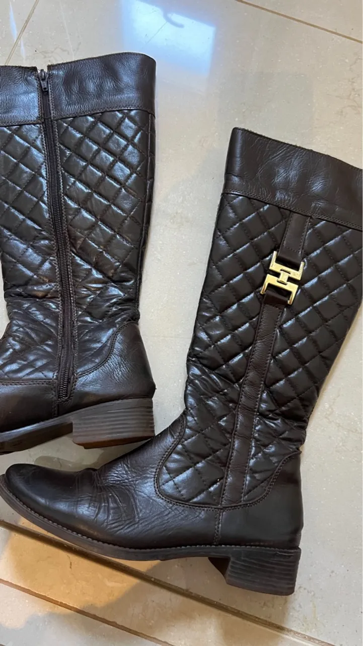 Botas Femininas de Couro Marrom - Elegância e Conforto