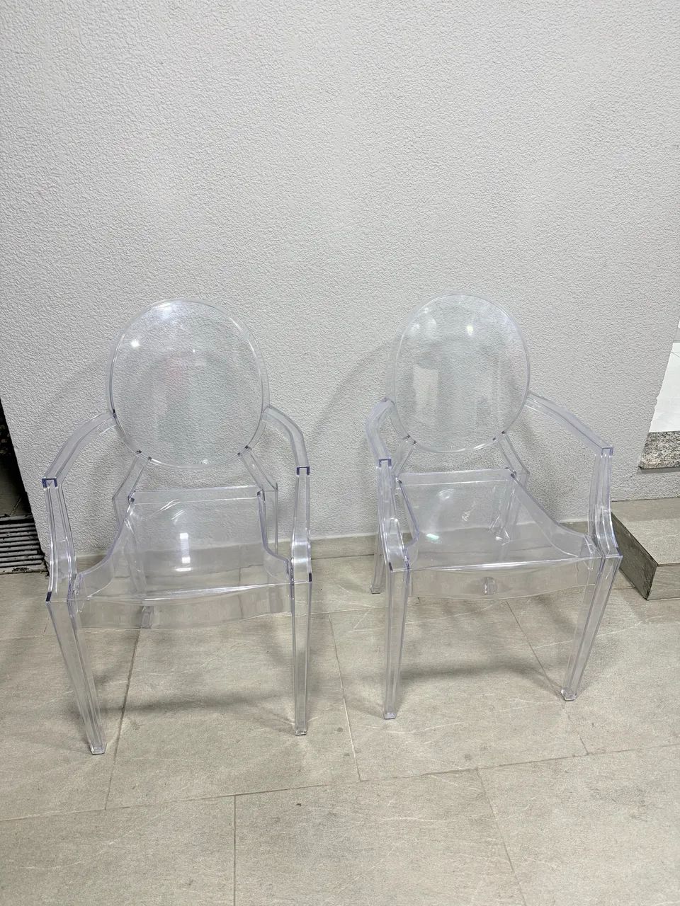 Cadeiras transparentes64305477946883121