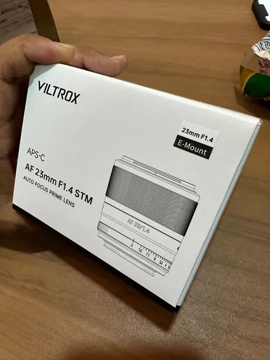Lente Viltrox 23mm 1.4 Sony perfeita pra Zv e-10 - Foto 4