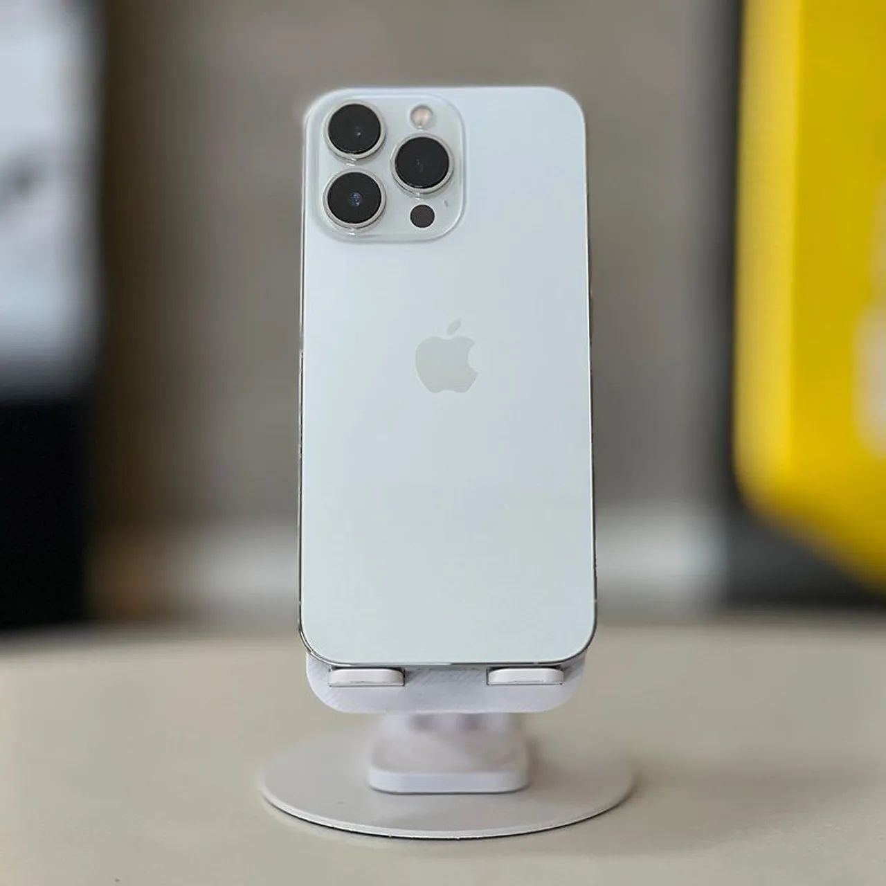 よーちゃん iPhone13pro 256GB white Apple iPhone 13 Pro ホワイト 本体