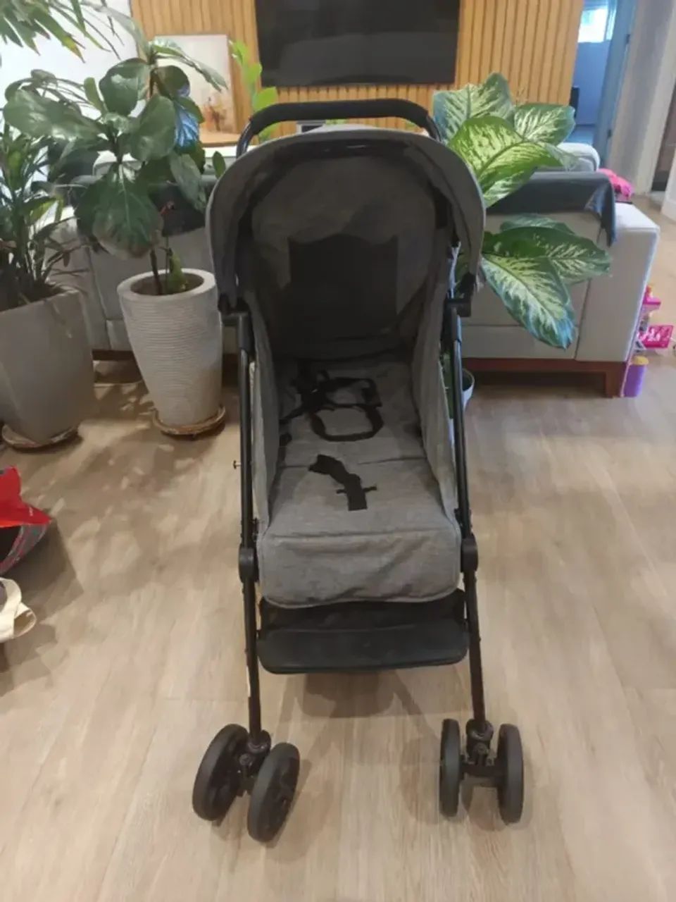 Carrinho de Bebê Cinza - Ótimo estado! - Foto 4