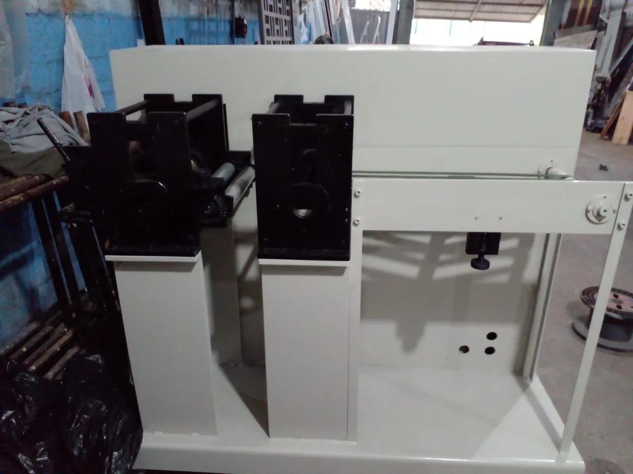 Máquina para fabricar filtros de café