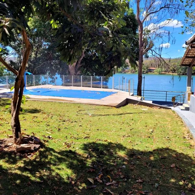 Rancho de Pesca. 5 Qts- Piscina - Pesqueiro - Sky -Internet- Ar Cond. - Deck Gigantesco