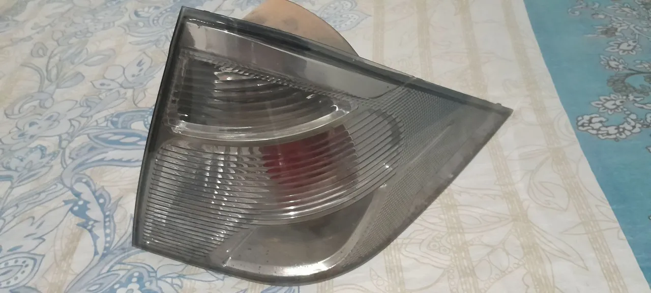 Lanterna traseira LD Fiesta Rocam Sedan