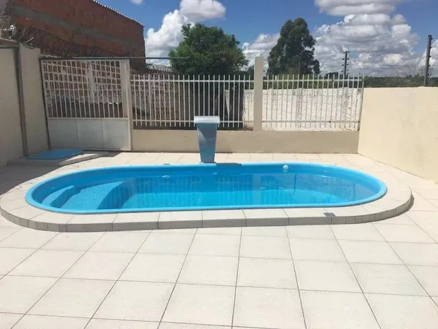 Piscina de fibra completa com aquecimento solar