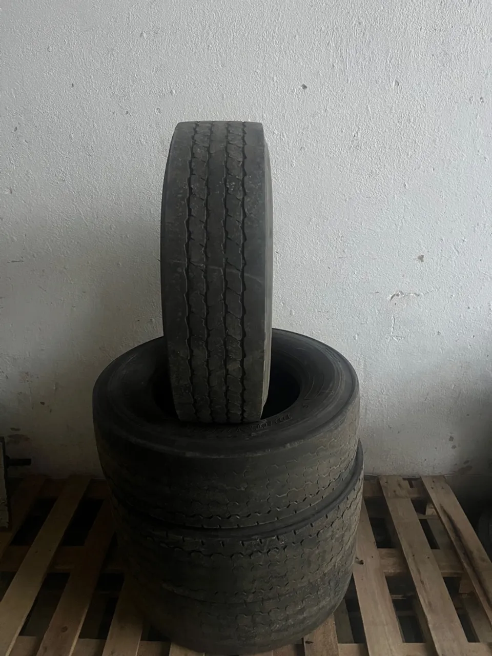 Pneus 235 /75 r 17