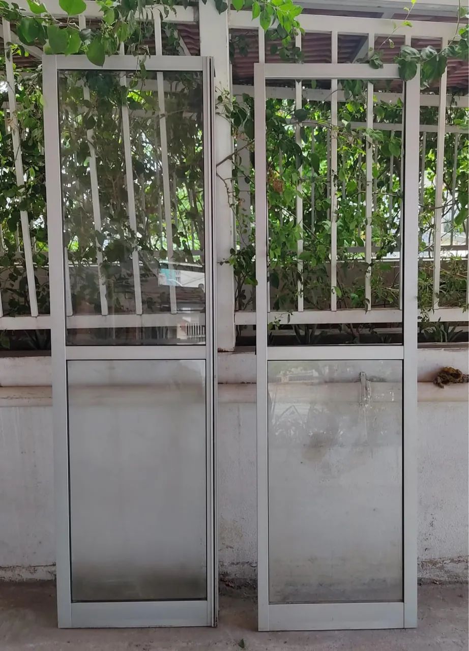 Porta  de correr de alumínio 