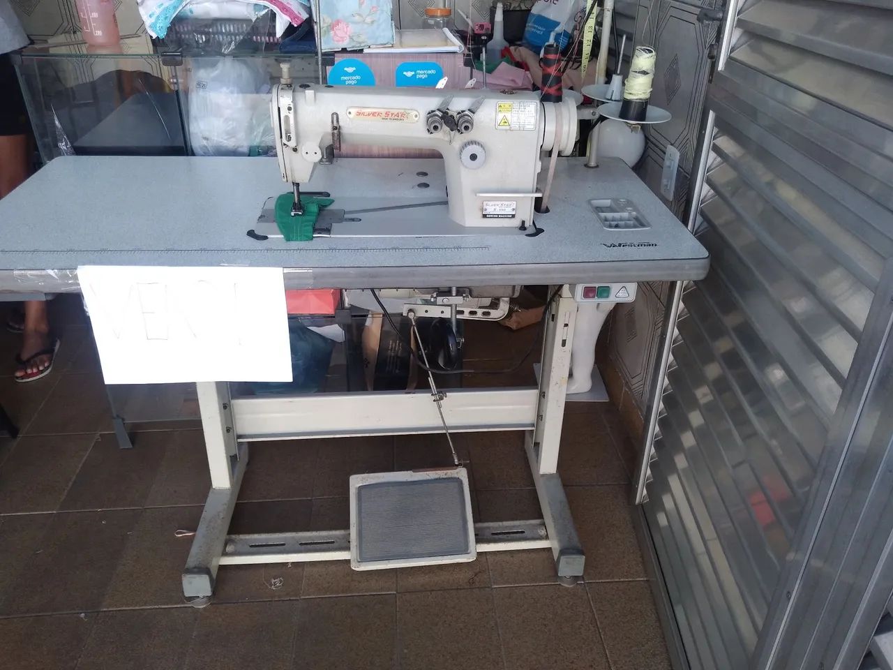 Máquina de costura  - Foto 2