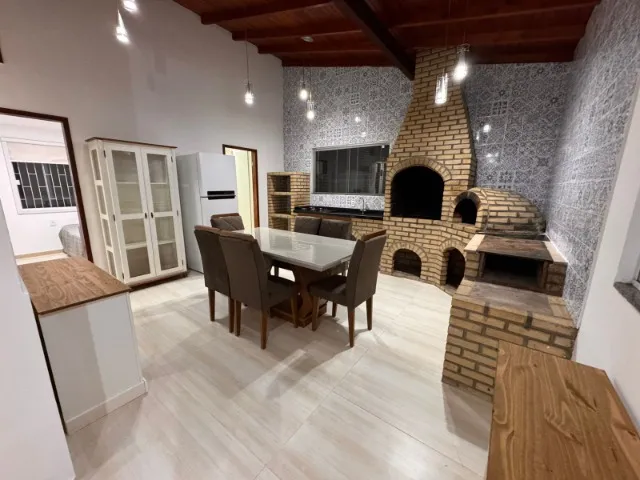 CASA 3 QUARTOS MOBILIADA EM PALHOÇA