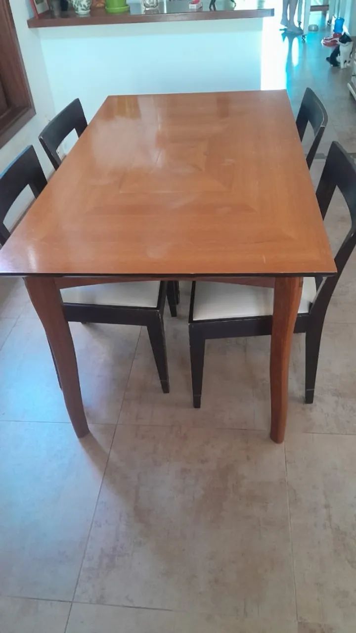 Mesa de jantar Fernando Jaeger com 04 cadeiras