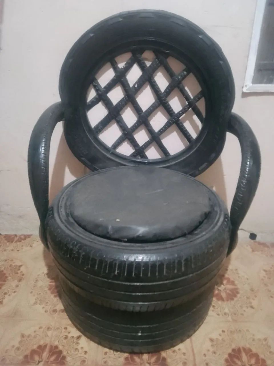 Cadeira de pneus ,tamanho G  - Foto 2