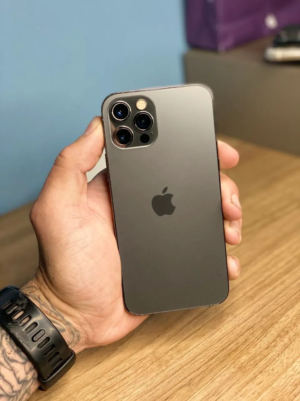iPhone 12 Pro - 128GB - Foto 2