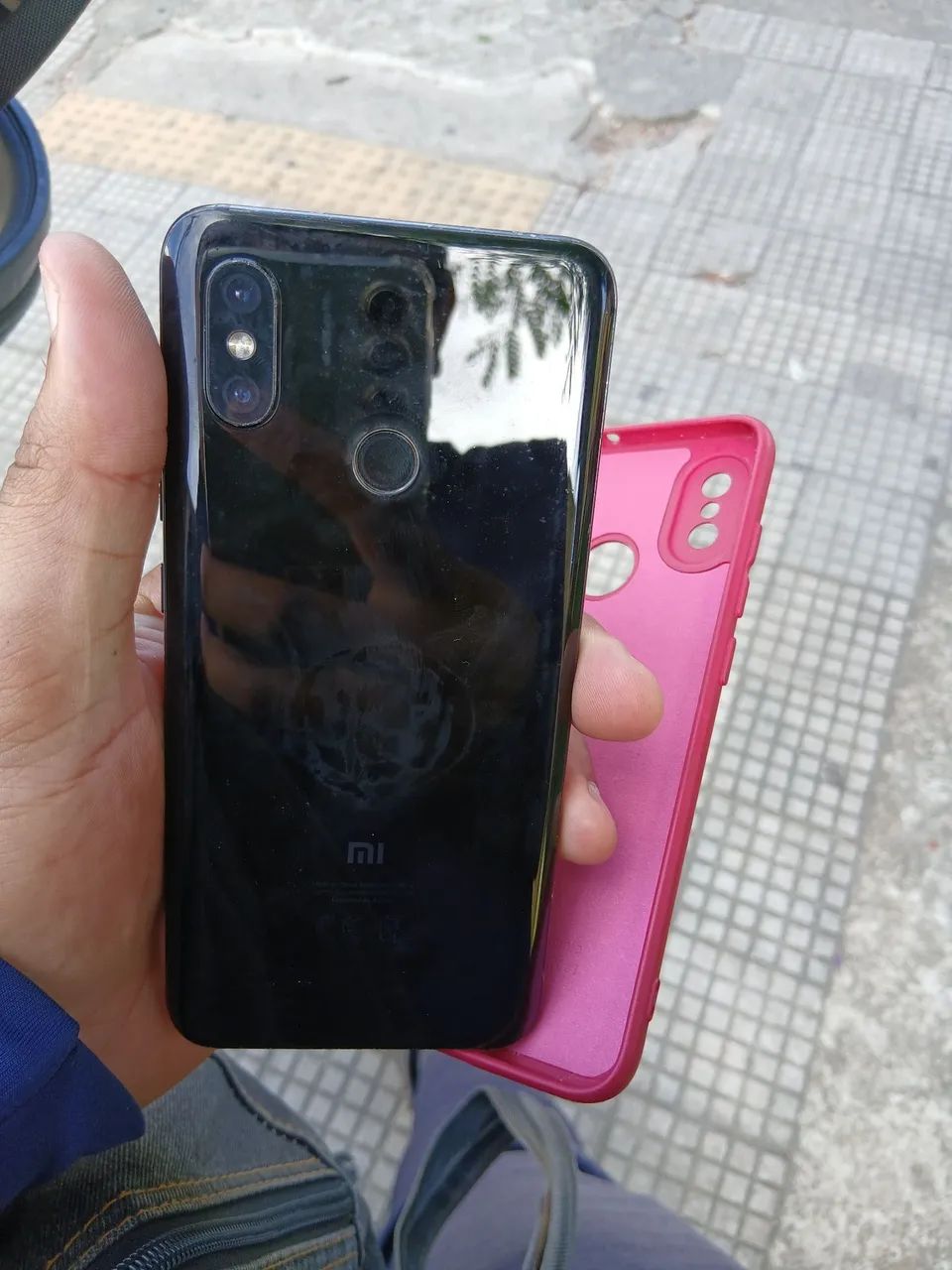 Vendo celular MI 8 zerado sem marca de uso