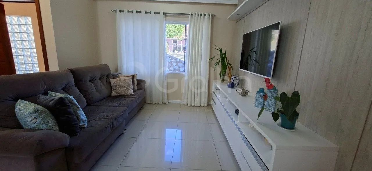 Casa de 80m² na Costeira do Pirajubaé