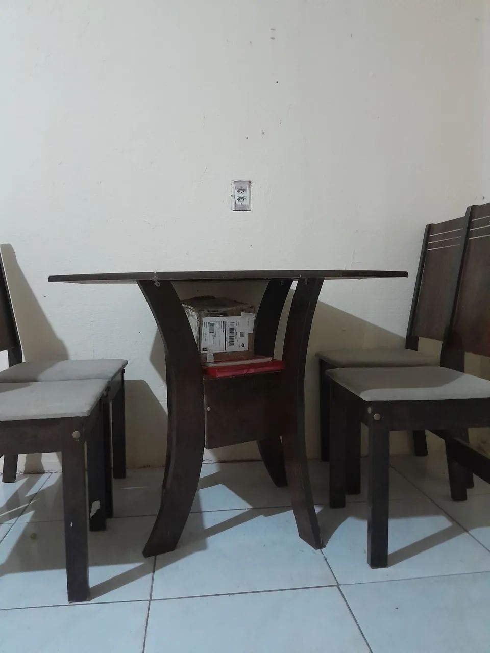 Mesa de jantar com 4 cadeiras - Foto 3