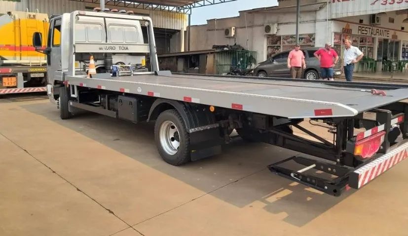 Ford Cargo Guincho plataforma com Asa Delta - Foto 3