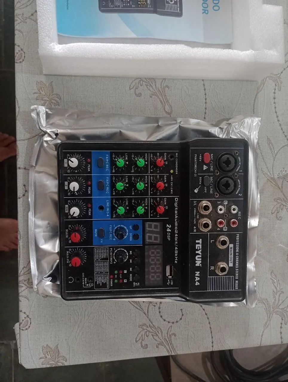 Mesa Teyum Na 4