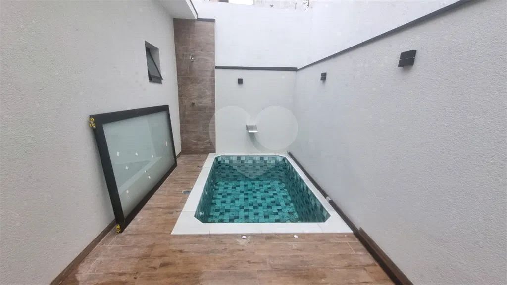 Casa à venda em Sorocaba em condomínio 3 dormitórios