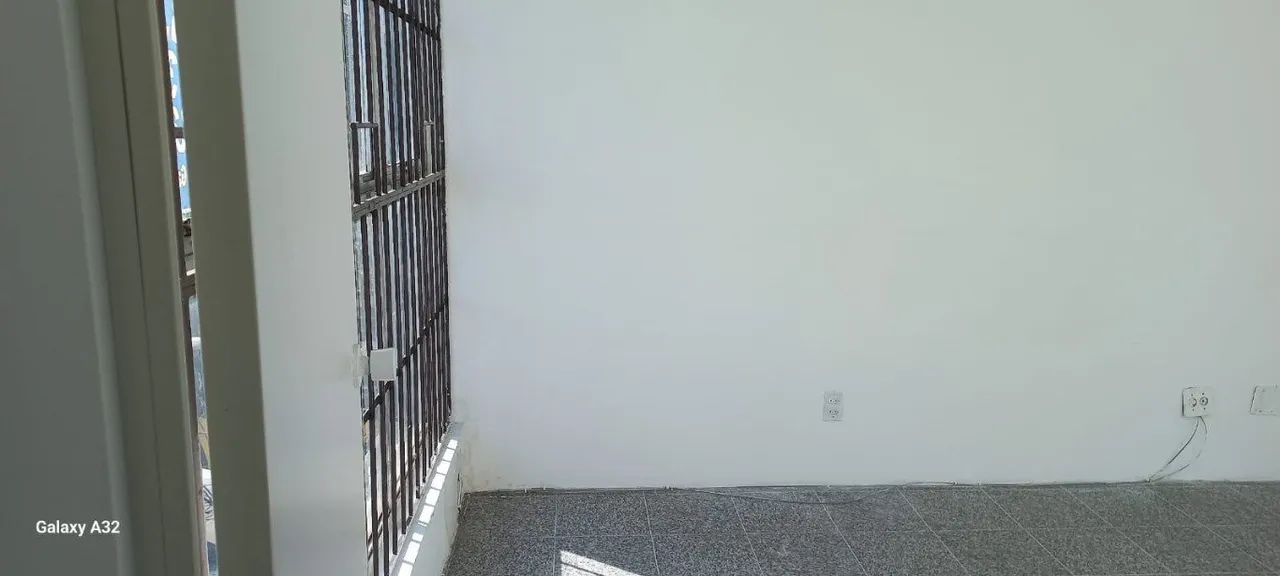 prédio com 2 lojas e 2 salas 8 garagens - Foto 5
