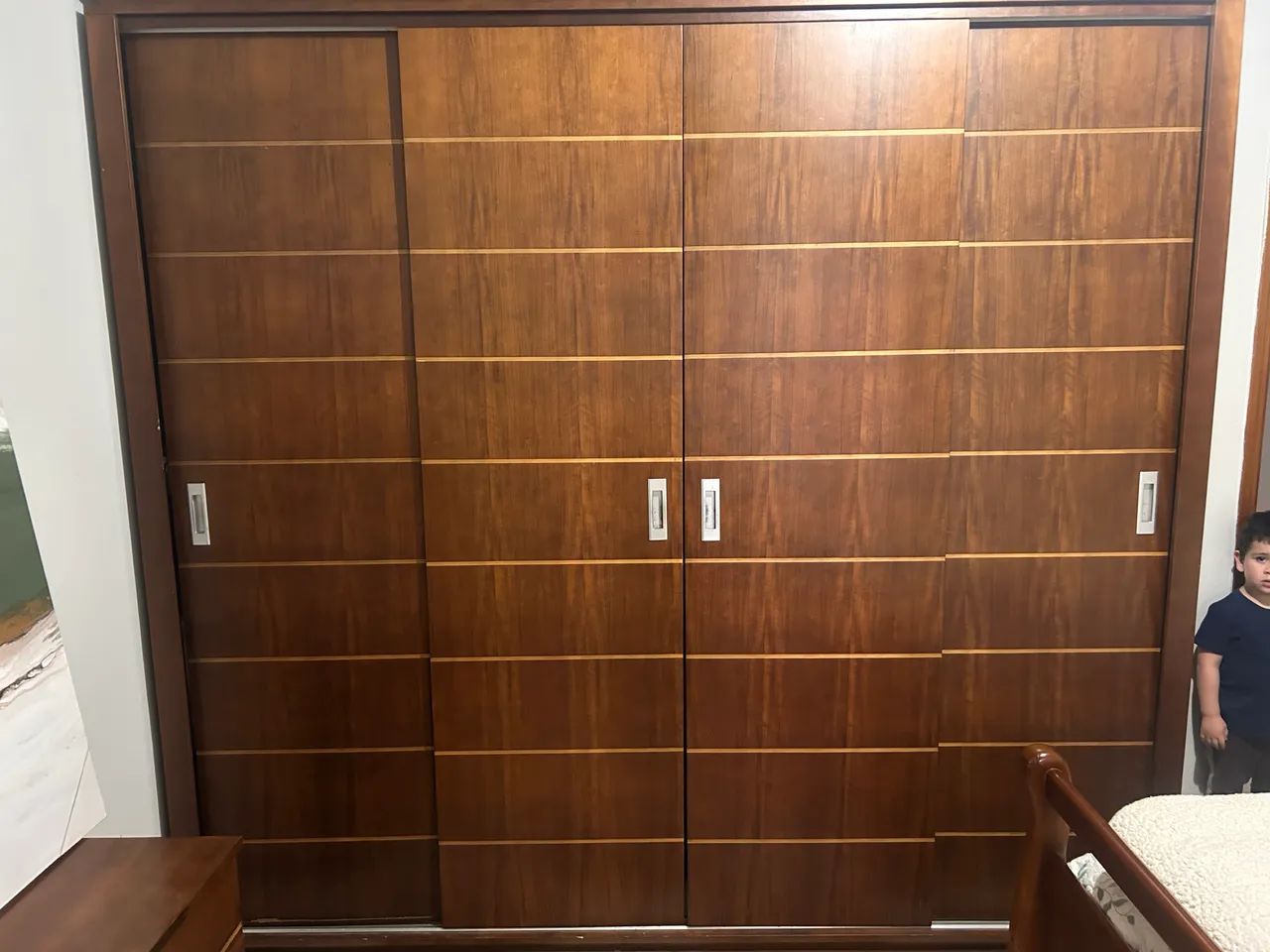 Jogo de quarto - roupeiro + baú + criados - Foto 5