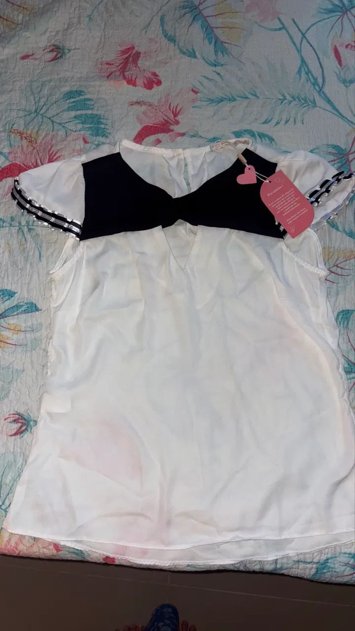 Blusa branca com detalhe preto  - Foto 2