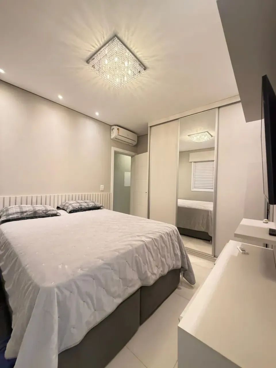 CASA TERREA COM 3 SUITES, 442m2 À VENDA - COND FLORAIS DOS LAGOS - Foto 2