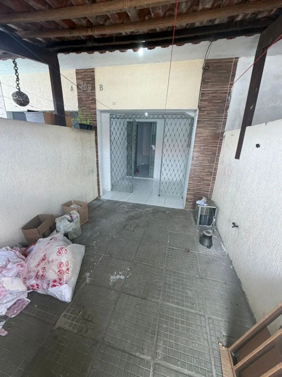 Casa no Castelo Branco com 03 Quartos e com terraço. - Foto 3