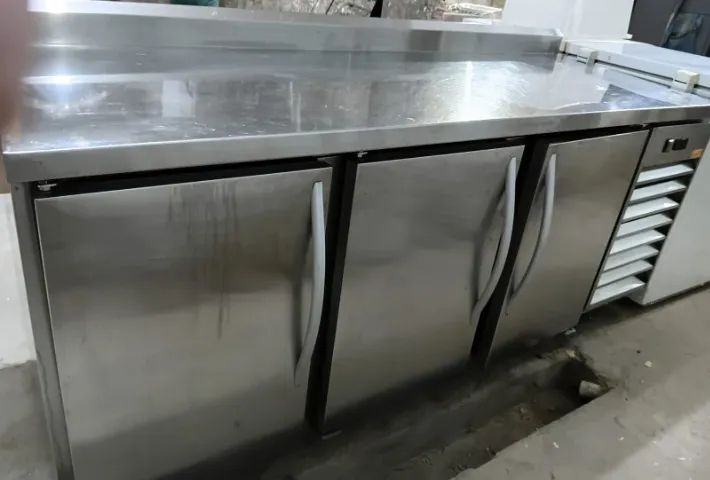 Balcão Refrigerado De Encosto Em Inox 2,00m  - Foto 2