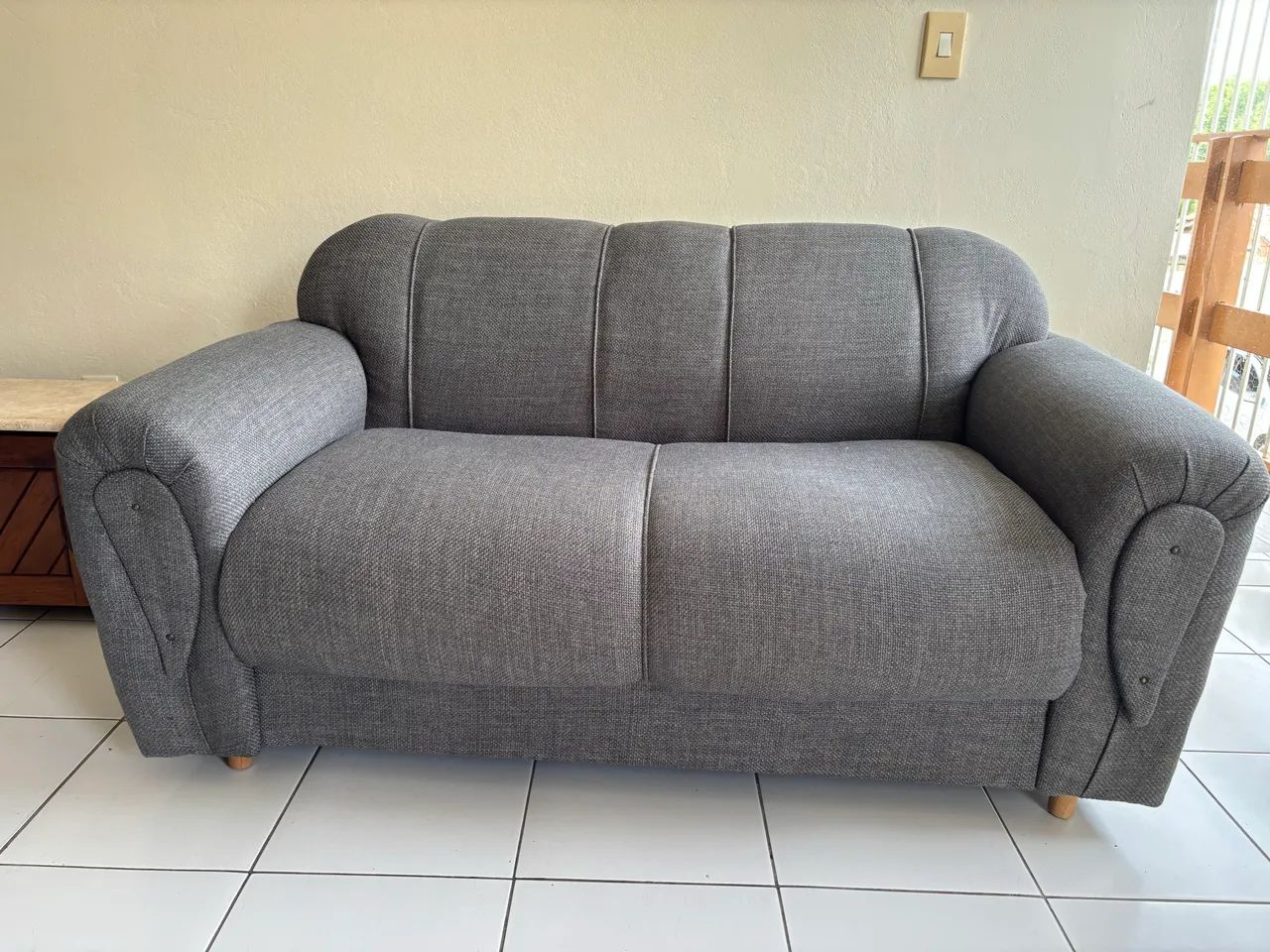 Vendo sofá de dois lugares - Foto 2