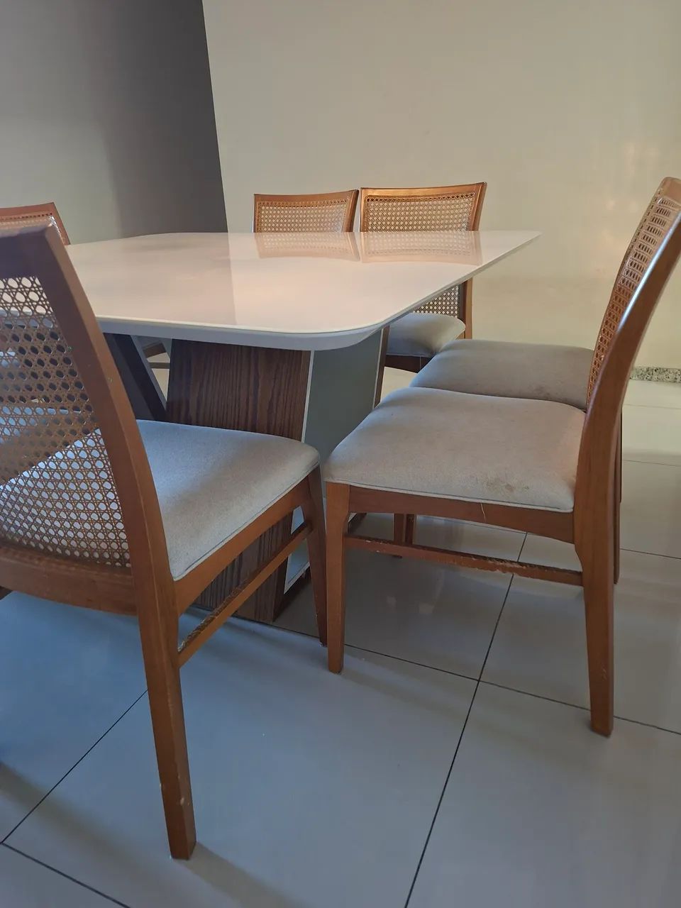 Mesa de jantar quadrada, 1,40 x 1,40 com 8 cadeiras - Foto 3