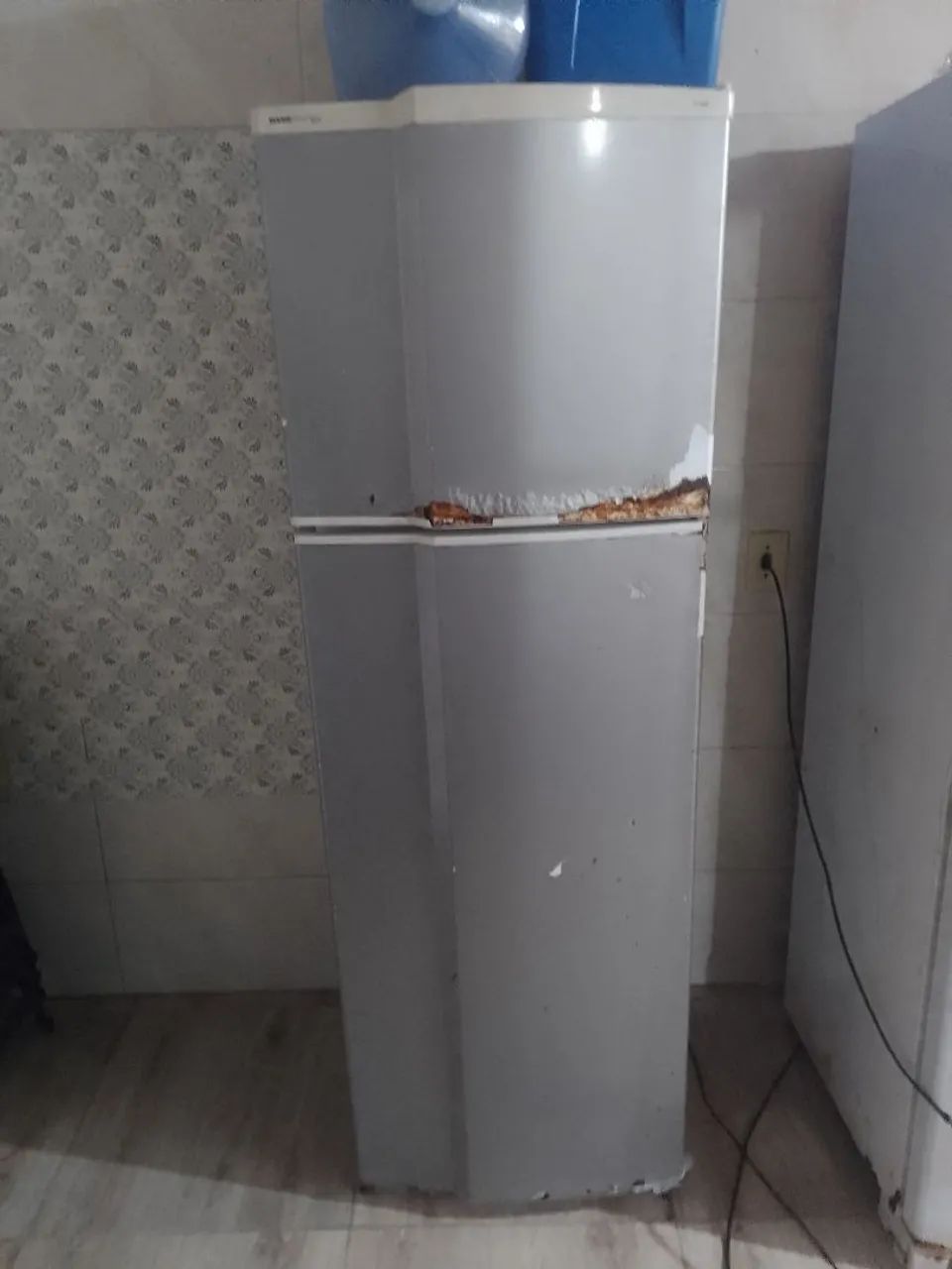 Vendo geladeira 