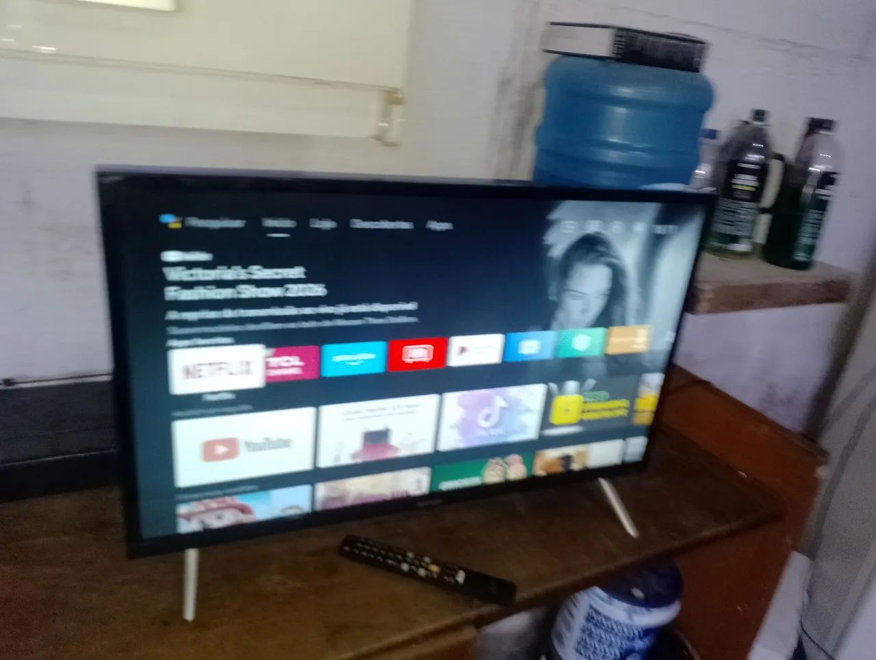 TV TCL 32 POLEGADAS ANDROID SMART COMPLETA TODA OK TV MUITO RÁPIDA  - Foto 3