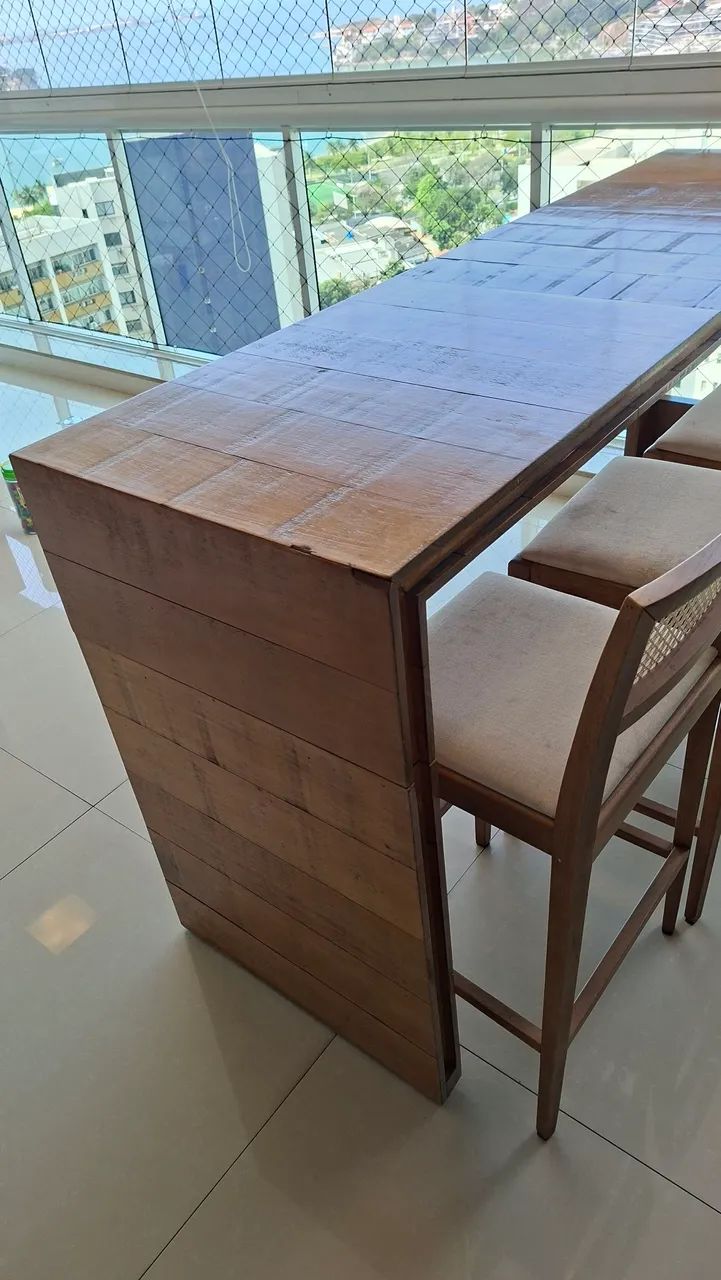 Bancada madeira 4 banquetas