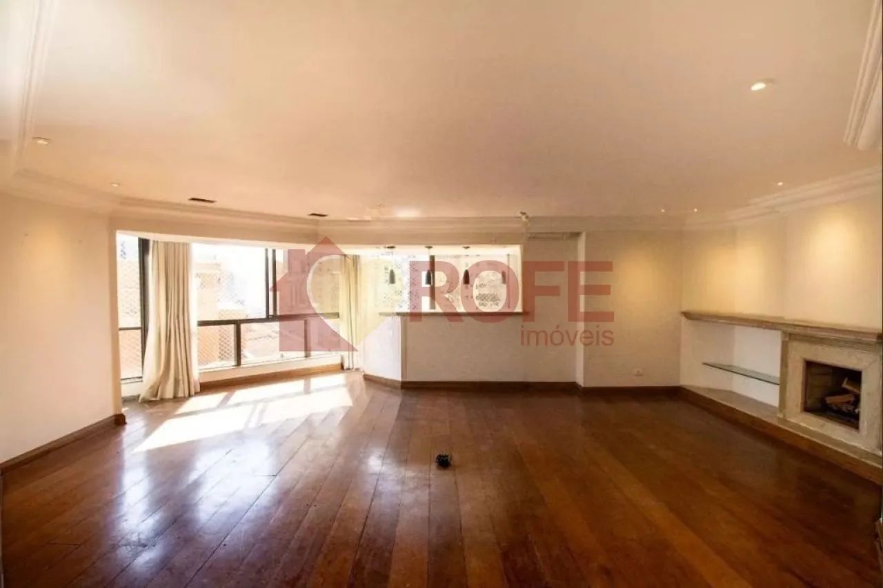 Venda no Condomínio Edificio Palacio Bourbon | 247m², sendo 3 suítes e 4 vagas.