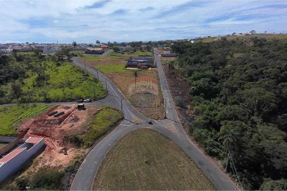 Sua Oportunidade em Araxá: Terreno de 735m² à Venda