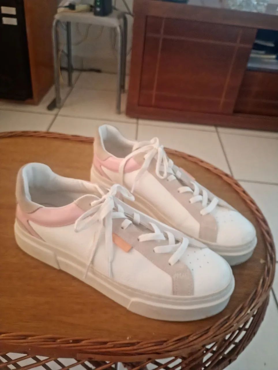 TENIS AREZZO NUMERO 40 - Foto 3