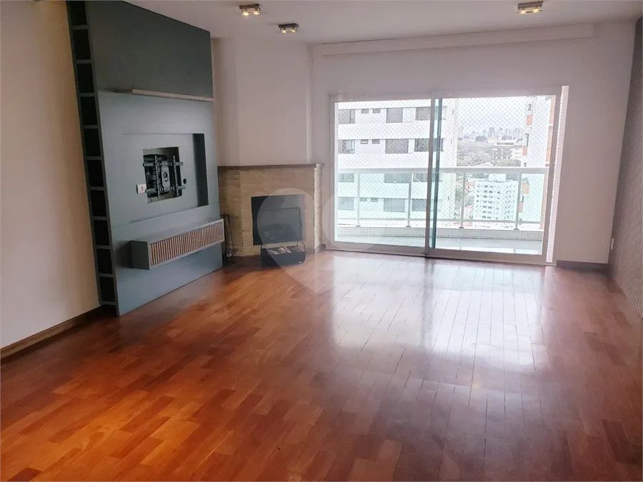 Apartamento com 4 quartos para locação em Aclimação - SP